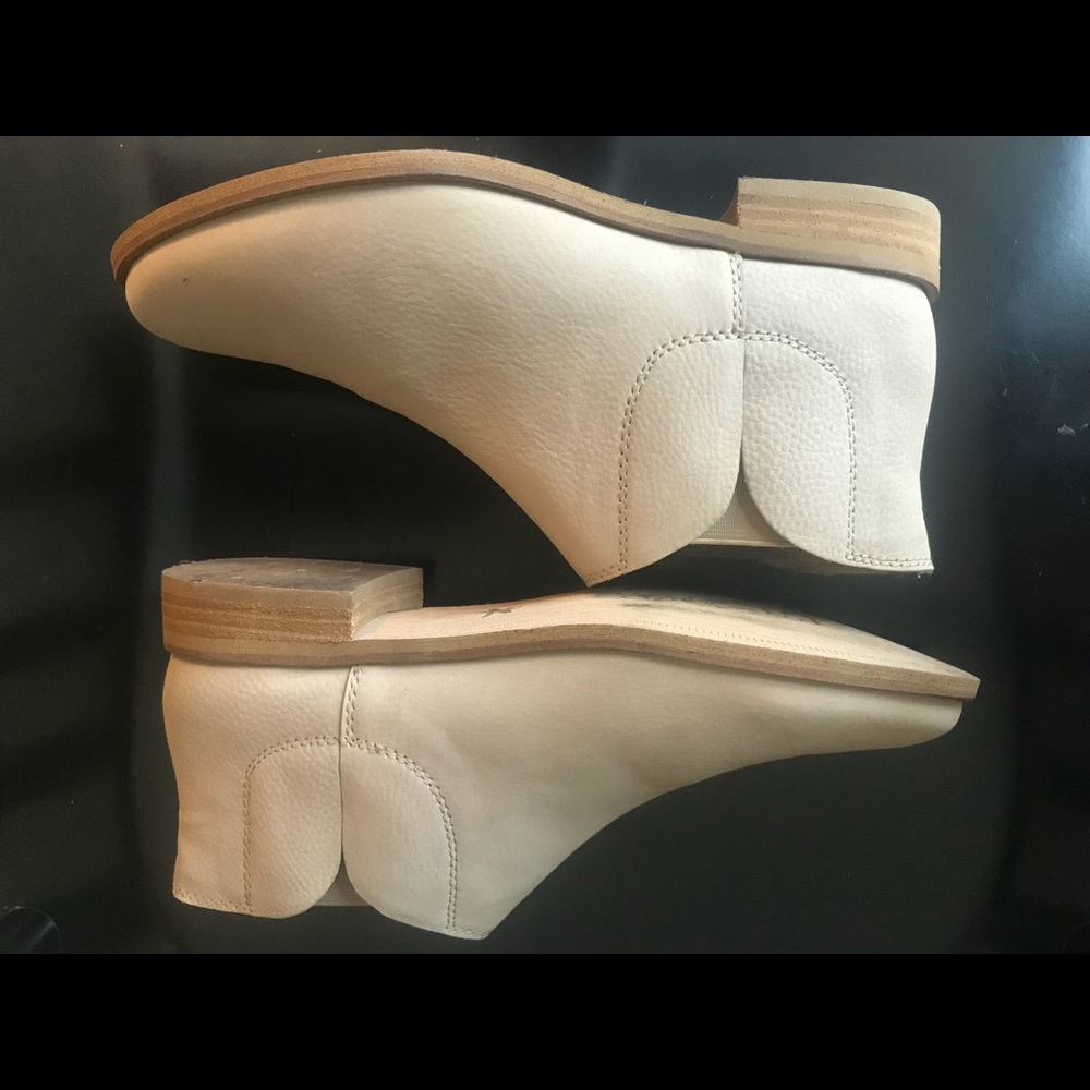 Splendid suede ankle booties size 7